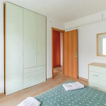 Casa Laura 1 *